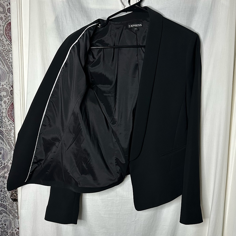 Express Deep Lapel Open Front Black Blazer | Size 8 - Picture 9 of 15